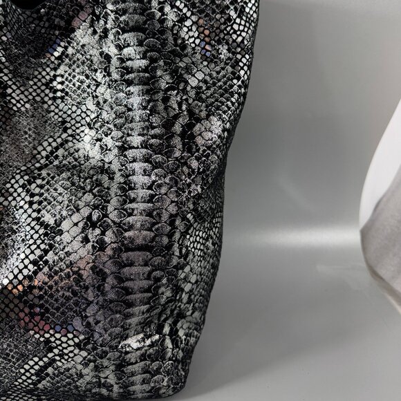 Oak 73 Suede Snake Silver Tote - Picture 8 of 13